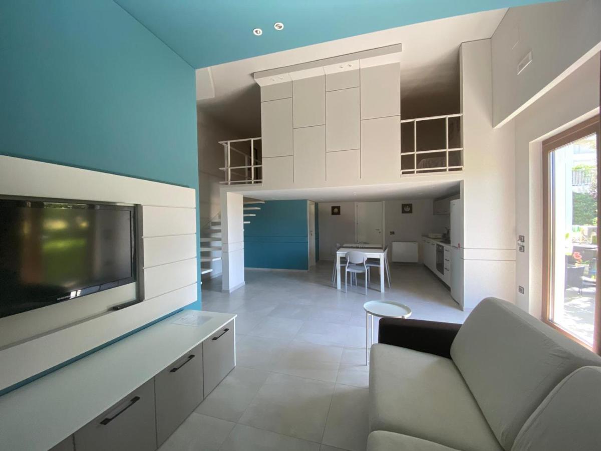 Villa Torre Degli Ulivi คอริเลียโน กาลาโบร ภายนอก รูปภาพ